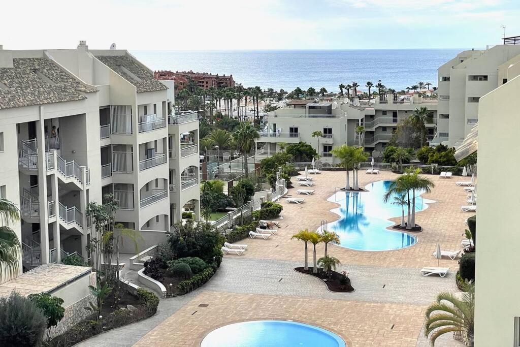 Luxurioese Duplex Ferienwohnung In Sehr Ruhiger Wohnanlage Mit Meerblick Palm-mar Dış mekan fotoğraf